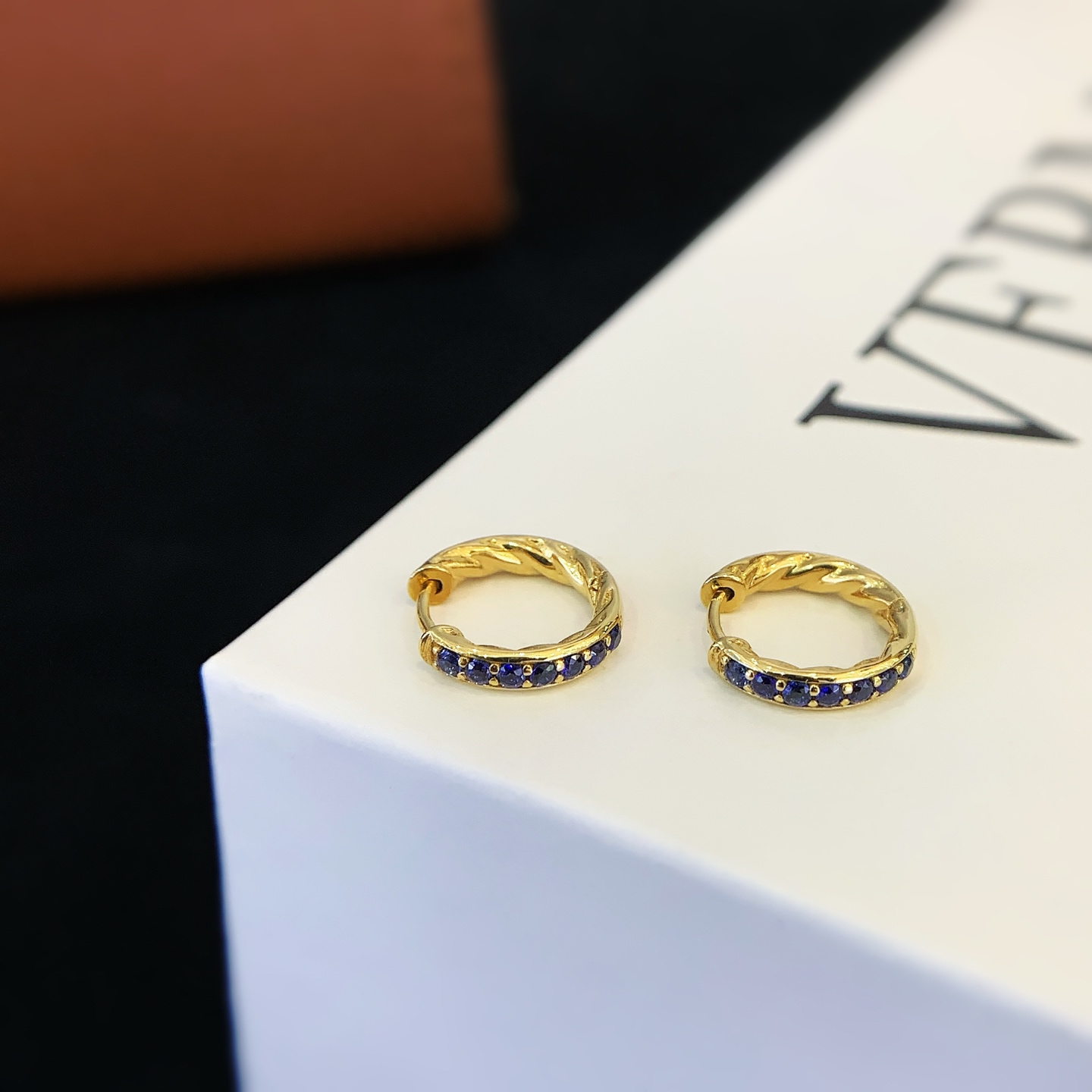 18K Yellow Gold Fine Jewelry 18K 14k Gold Vermeil Birthstone Lab Sapphire Hoop Huggie Earrings
