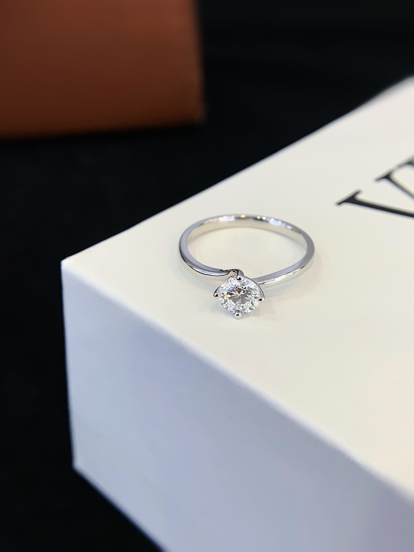 0.52 CT RoundCut IGI Certified Lab Diamond Twisted Vine Ring